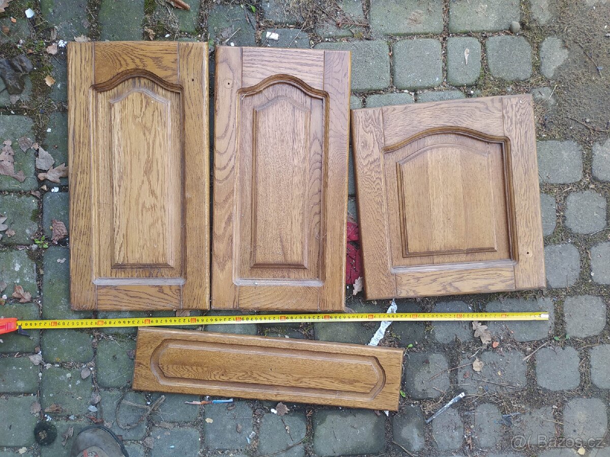 pohledové čela dvířek a šuplíků linky z masivu - 2