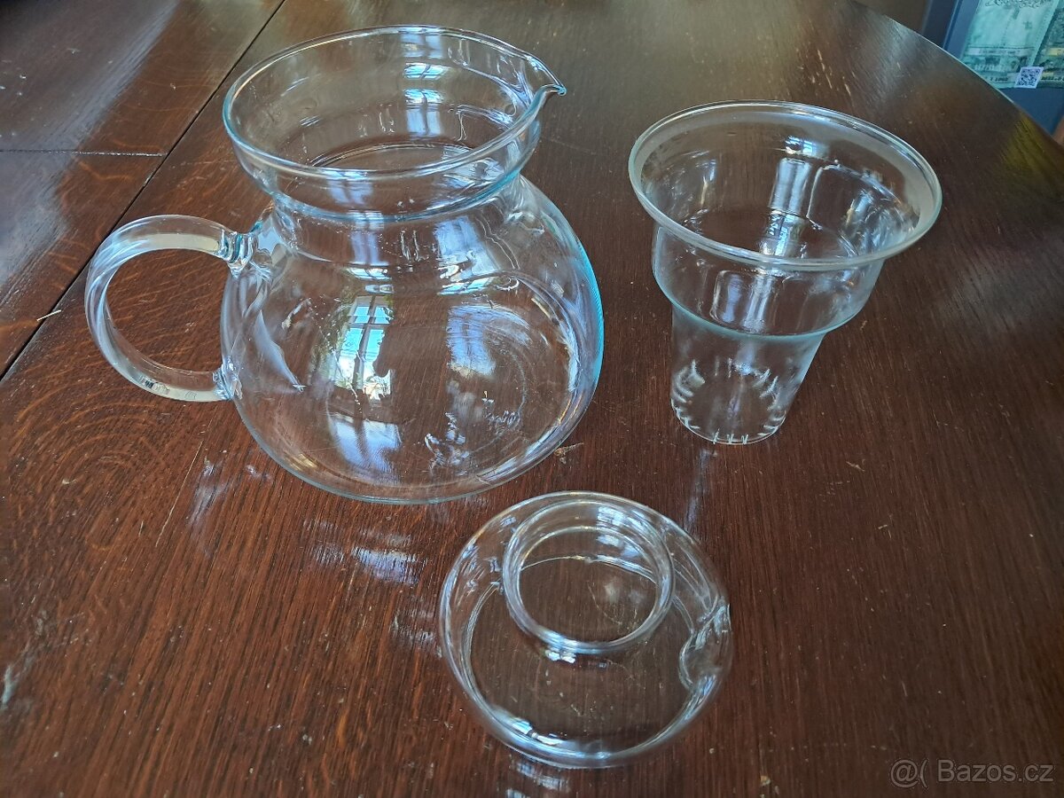 Skleněná konvice - 2