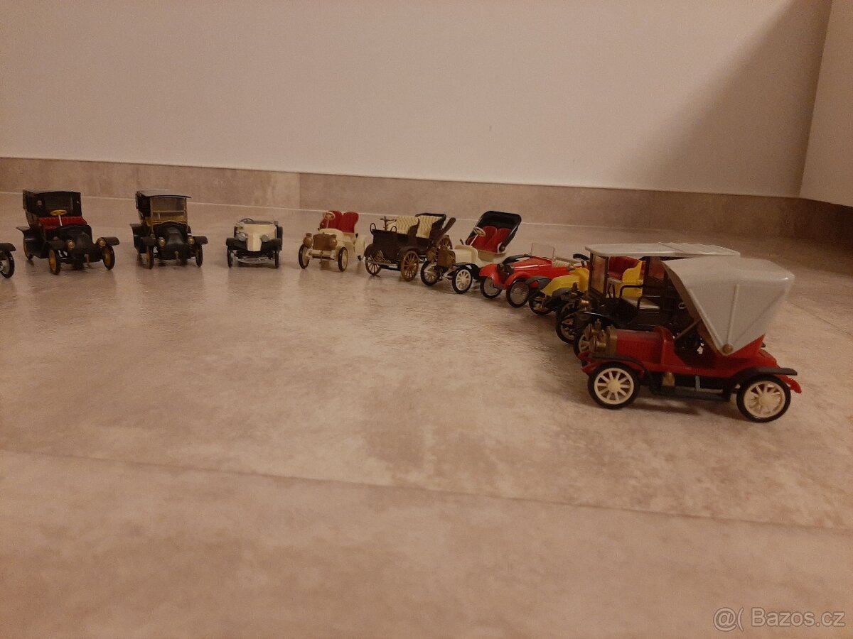 Model auta Igra Praga Charon 1907 - 2