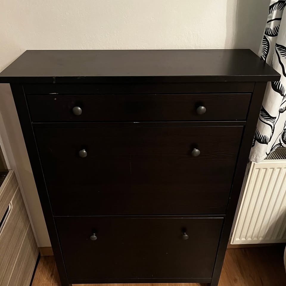 Botníky Ikea Hemnes - 2