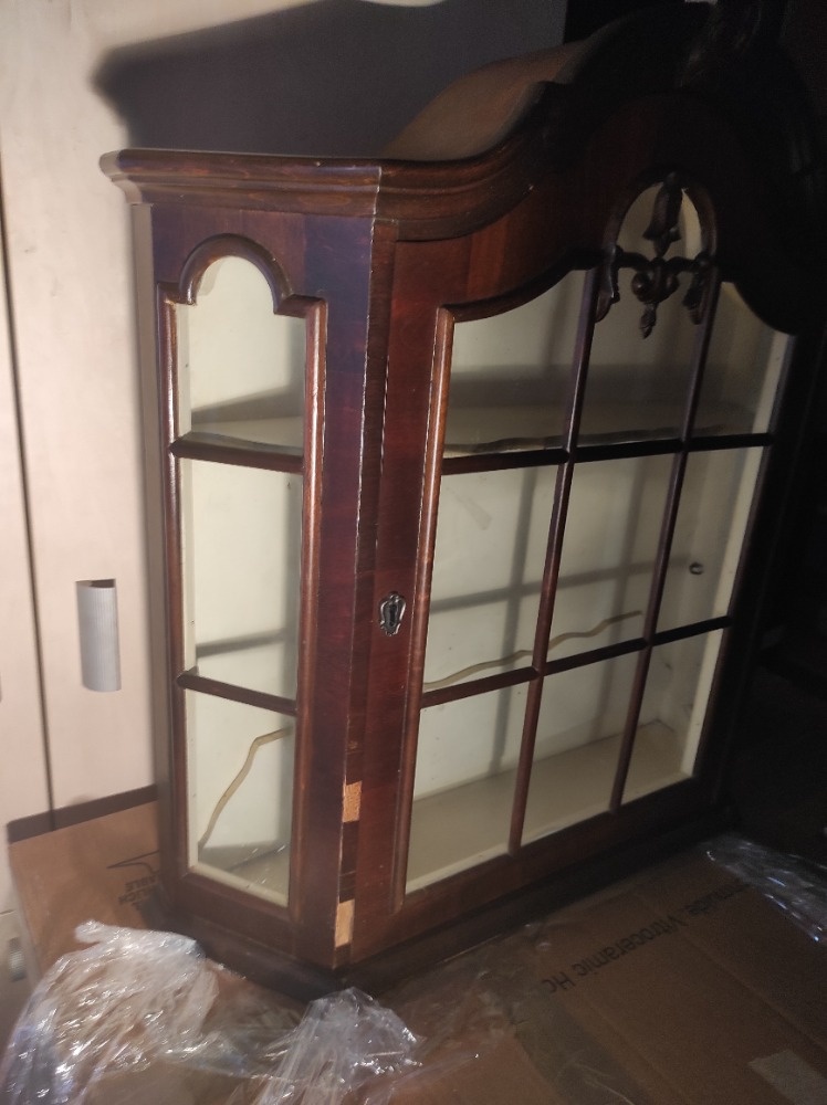 Starožitná skříňka - 2