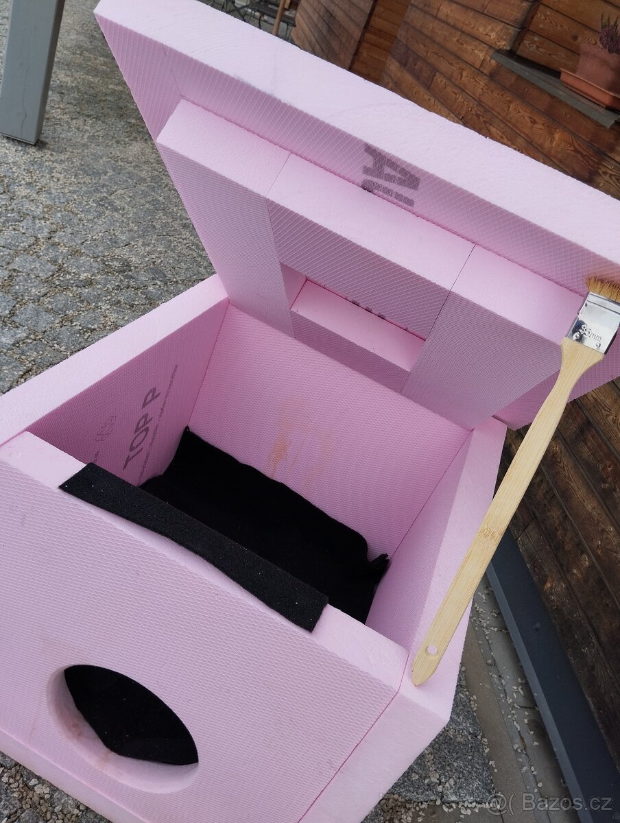 Polystyrenový domeček pro kočky - 2