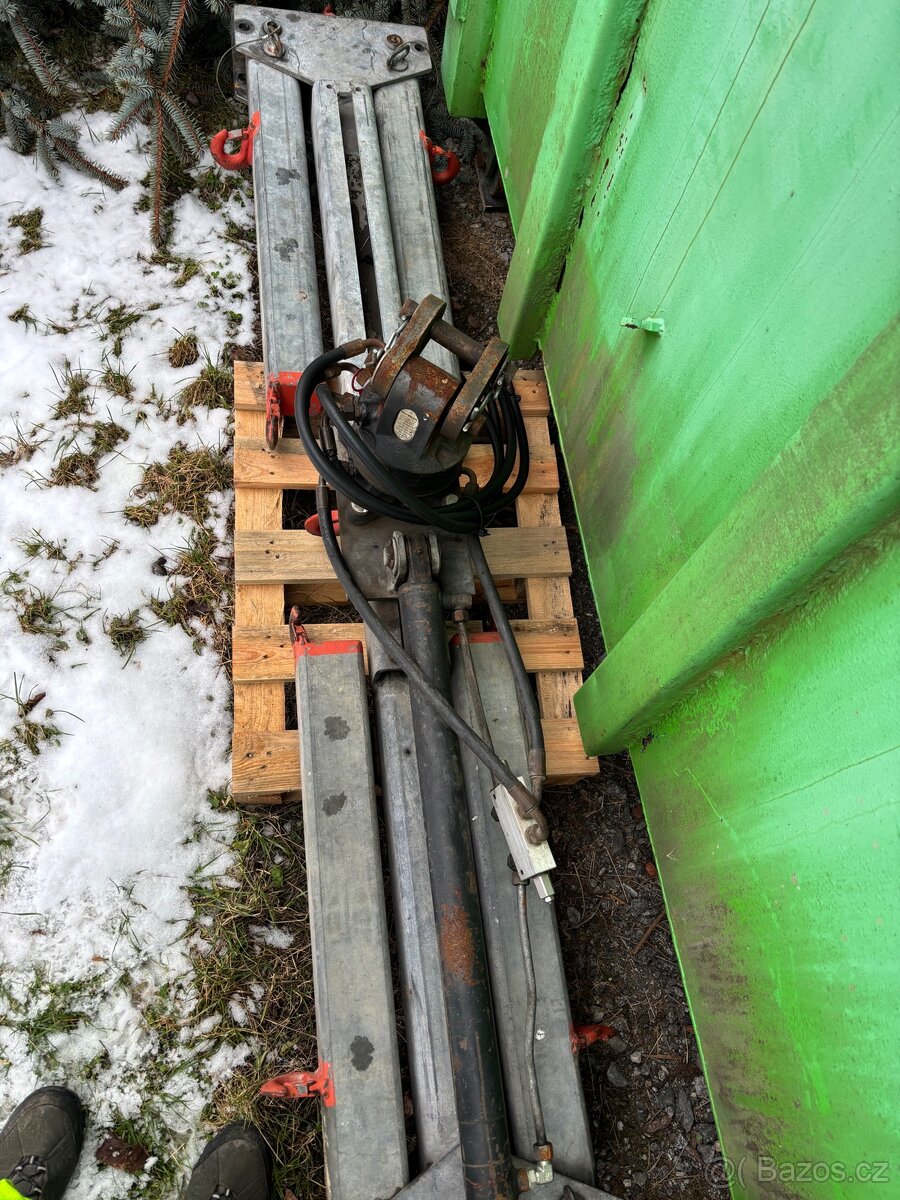 Hydraulicky otoční kříž TISCHER - 2
