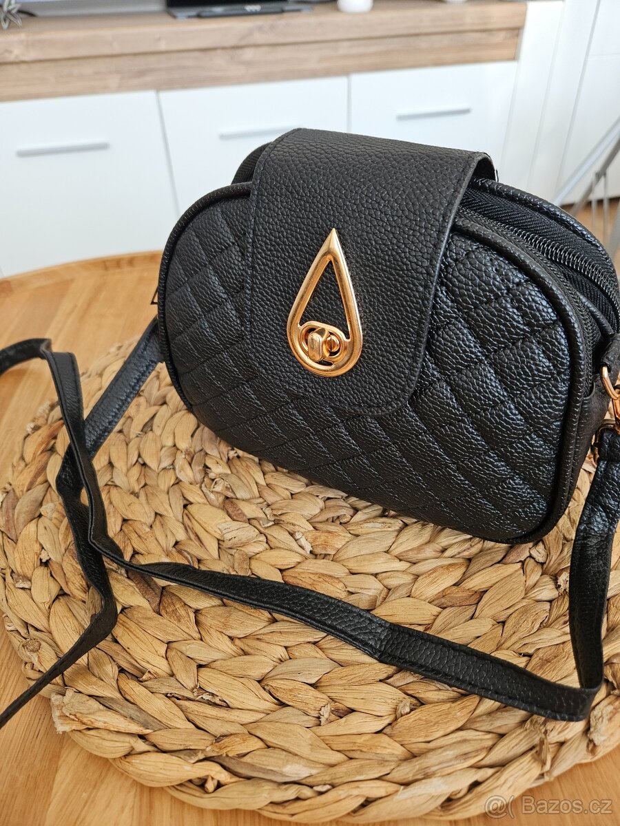 Krásná nová kabelka, tři oddělené kapsy - 2