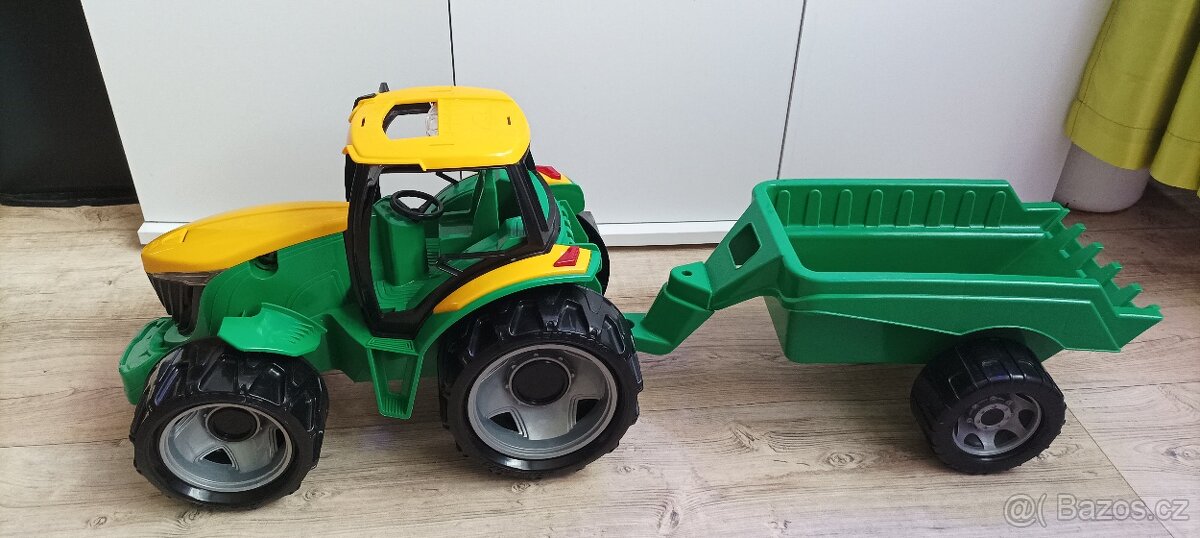 Velký traktor Lena s přívěsem - 2