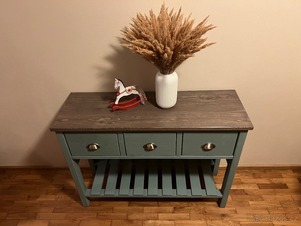 Masivní šuplíková komoda - 2