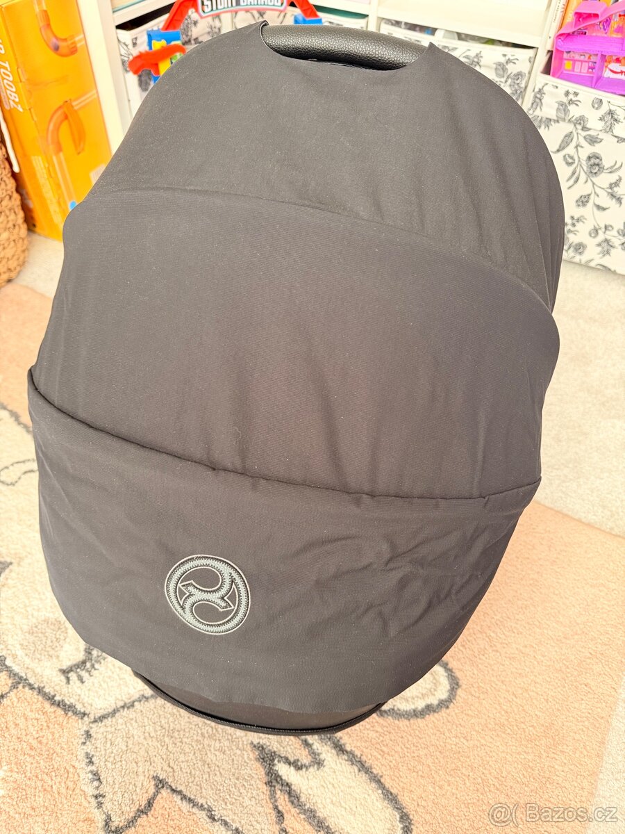 Korba Cybex Priam lux deep black - 2