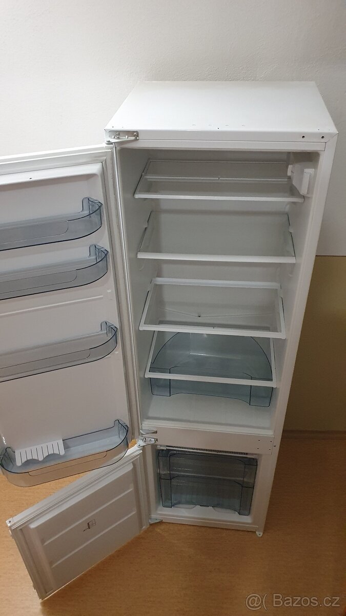 Vestavná lednice - 2