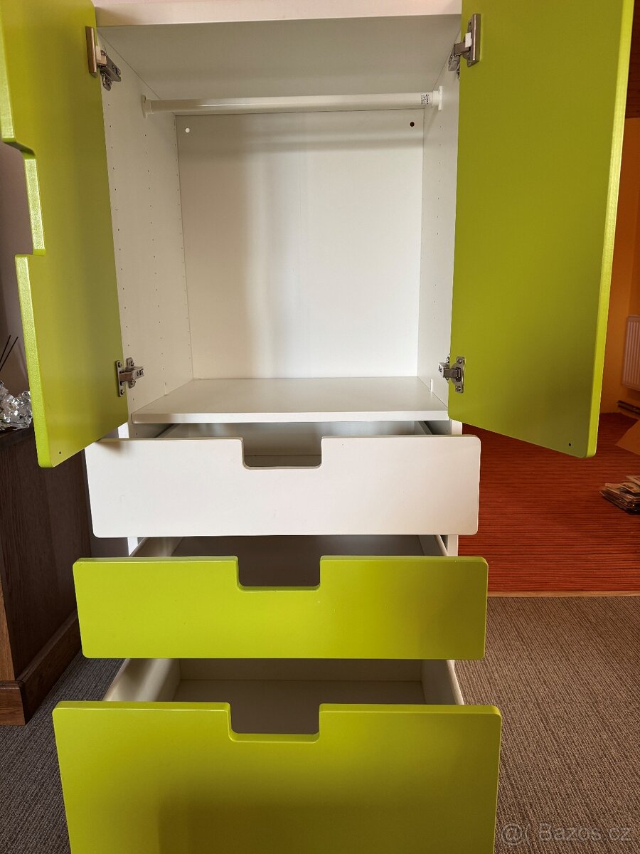 2x dětský psací stůl a skříňka - 2