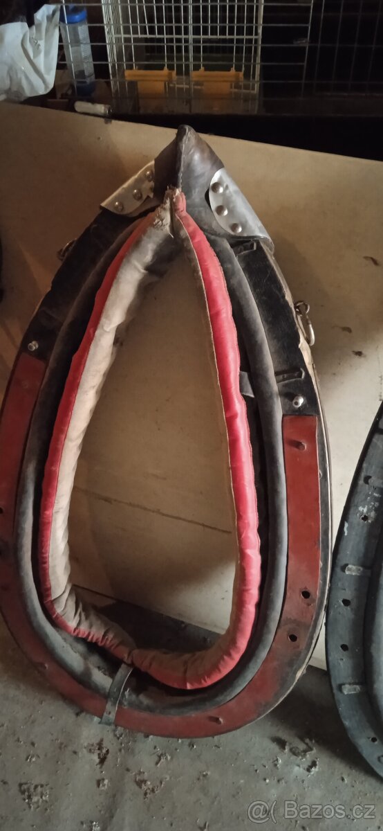 Prodám chomouty,podušky ,postroje - 2