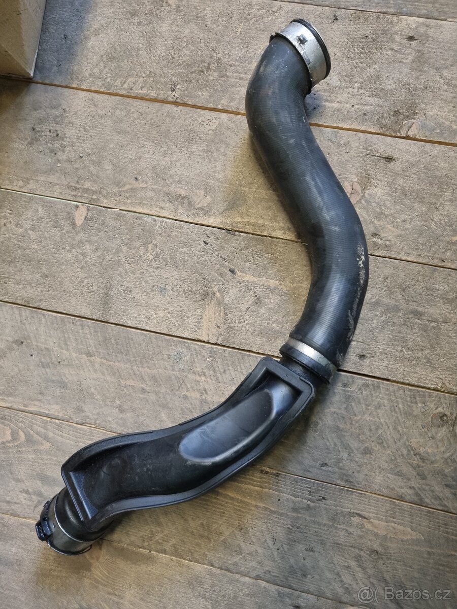 Tlaková hadice z intercooleru do sání N57 - 2
