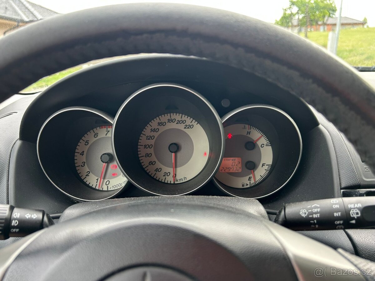 Mazda 3,hatchback, r. v. 2007, 1.6 benzin, 77kw - 2