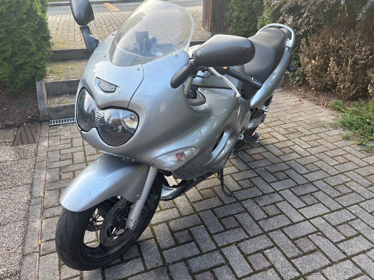 Suzuki GSX 750f - 2