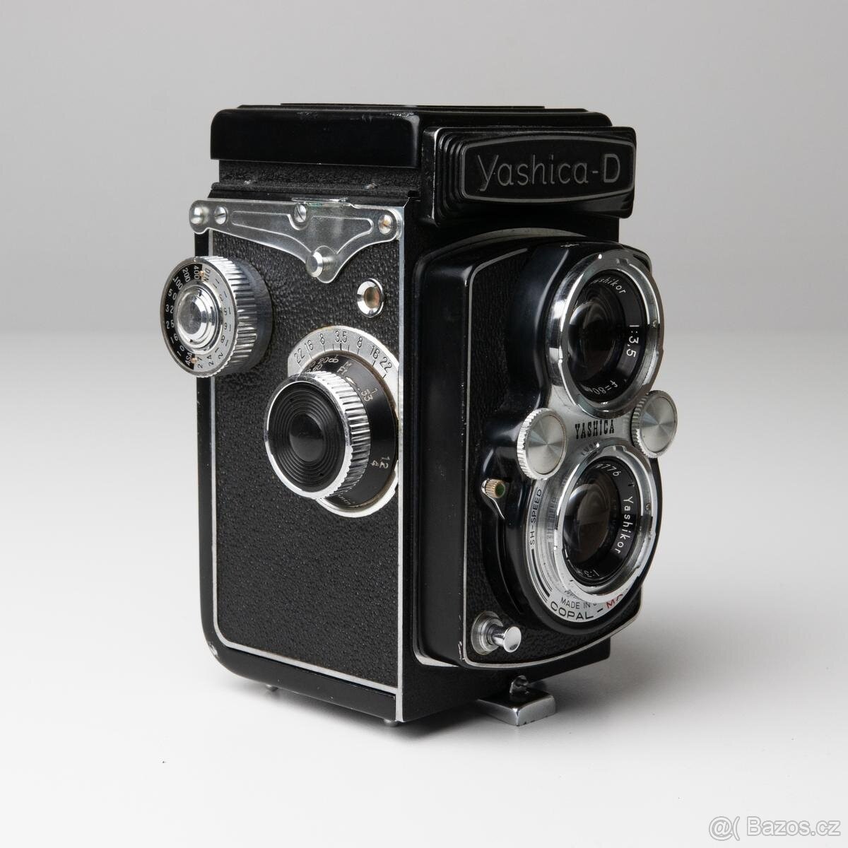 Yashica D - 2