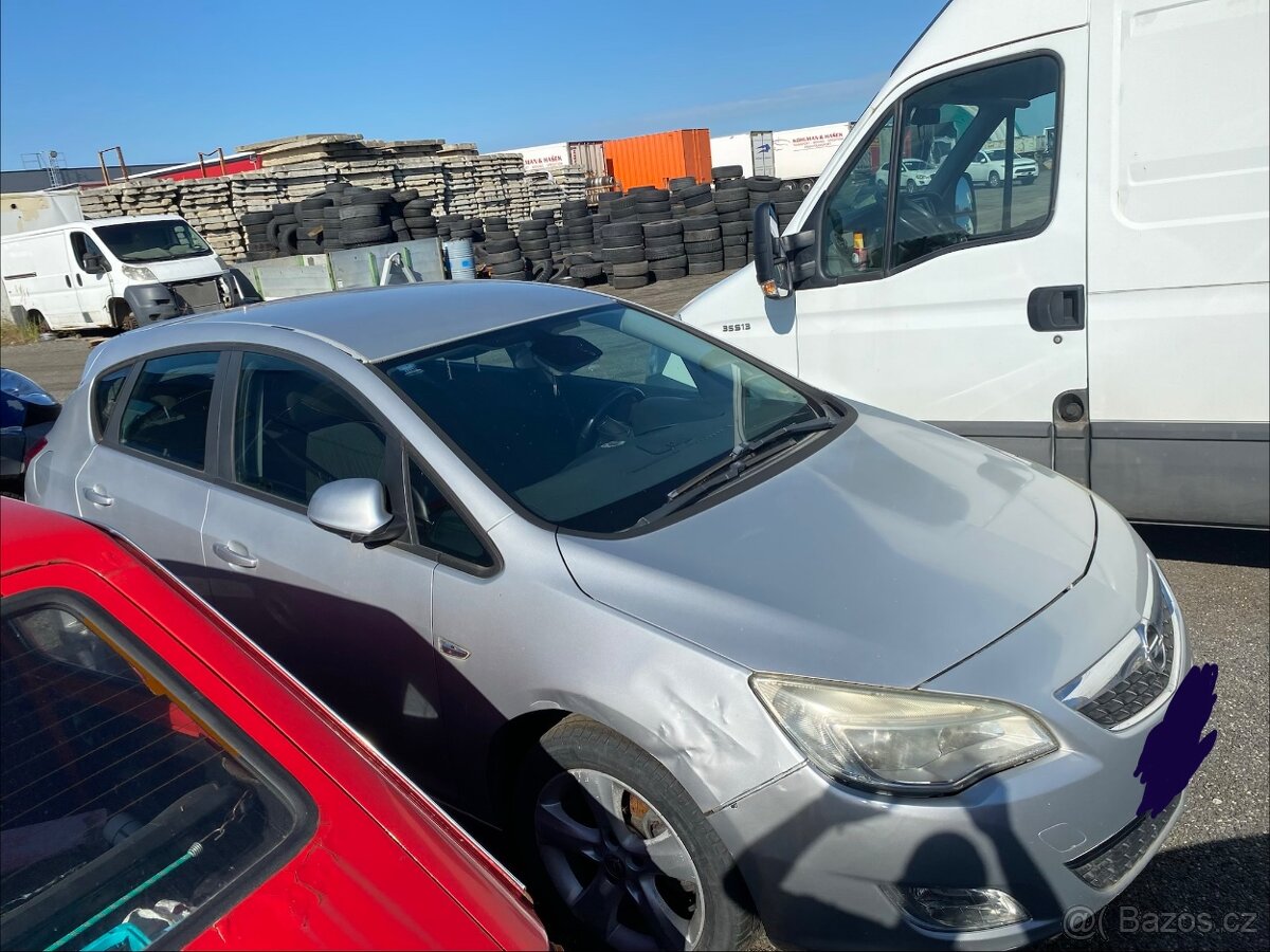 Opel Astra j 1.7 2010 - 2