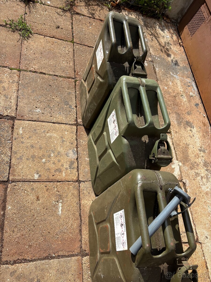 20l kanystry na pohonné hmoty - 2