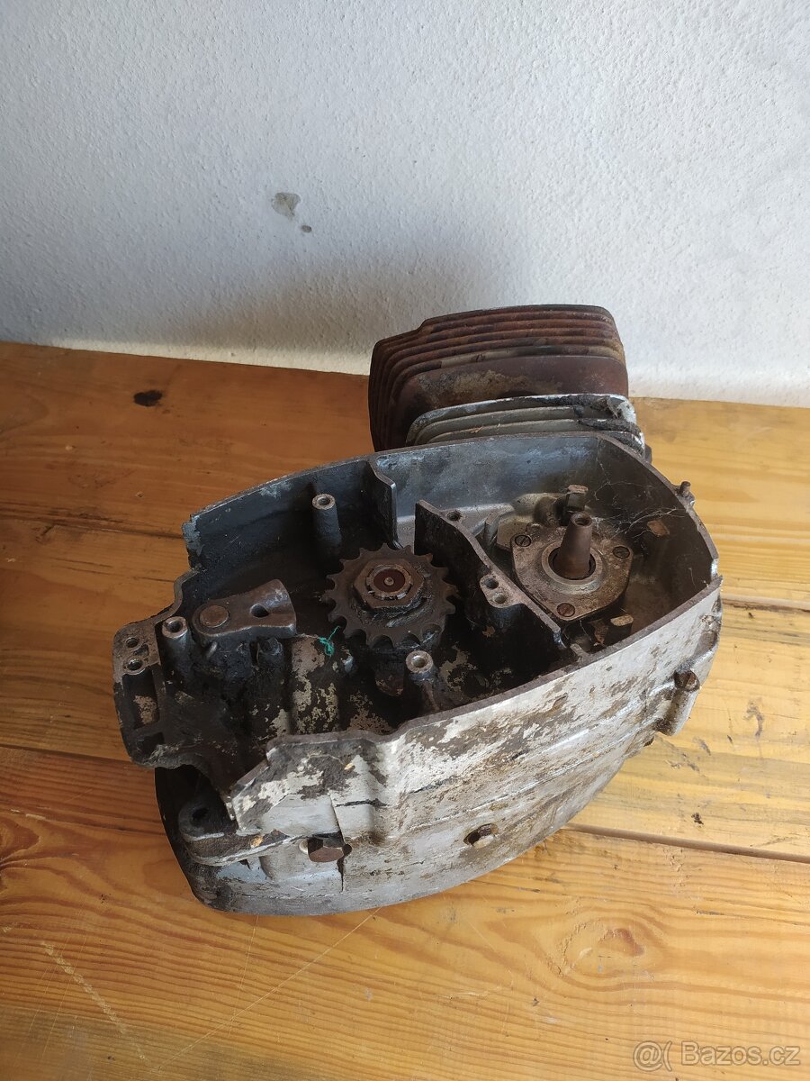 Polomotor ČZ 125/488 - 2