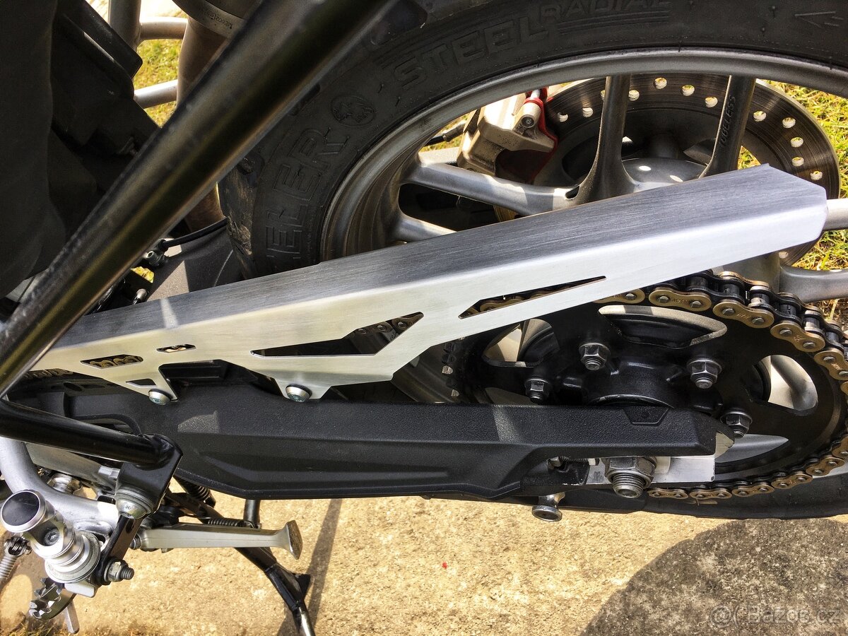 Kryt řetězu Triumph Tiger 800XR/XC
