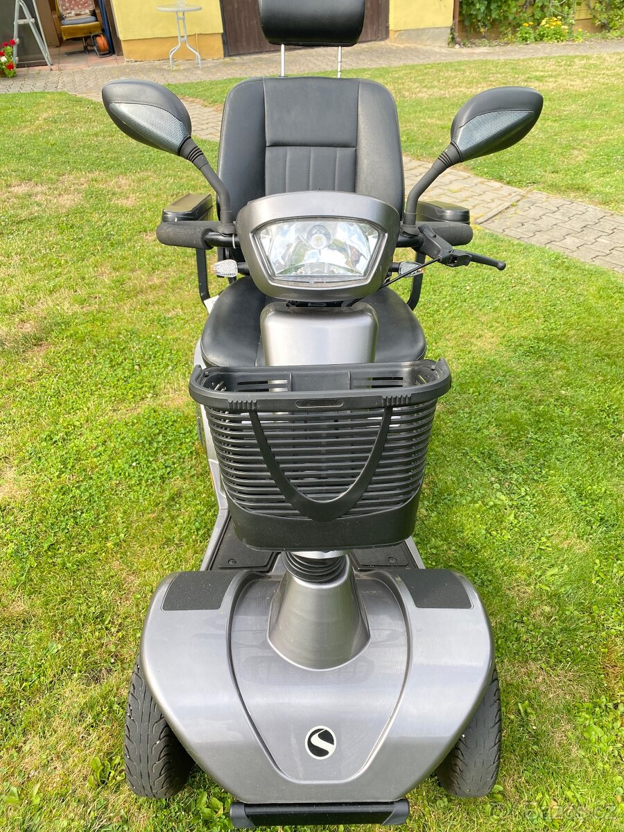 Elektricky vozik pro seniory čtyřkolka