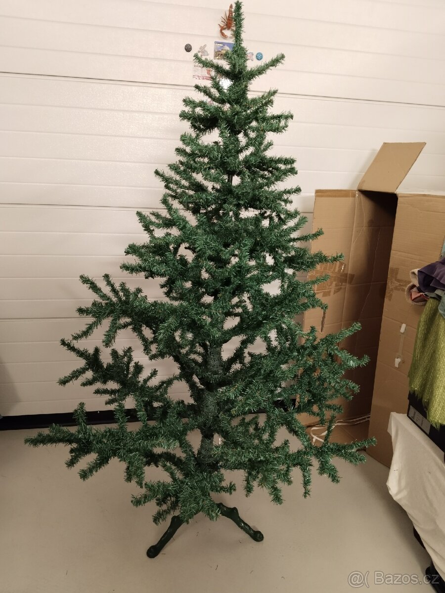Vánoční stromek a svícny - 2