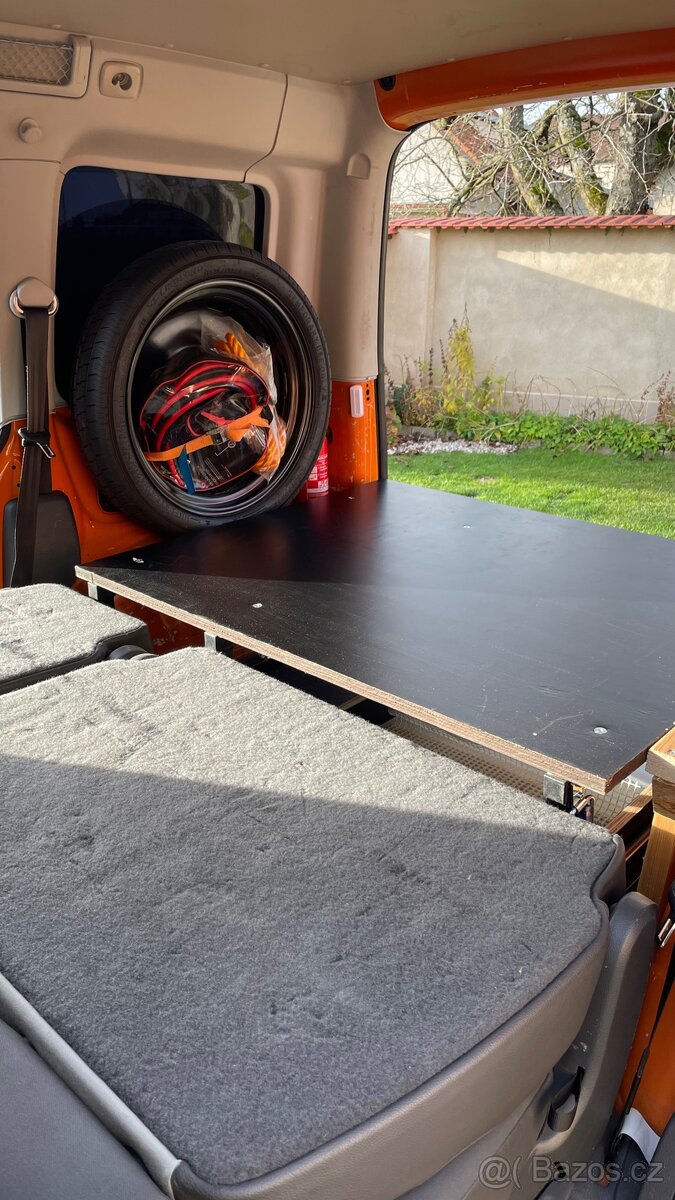 Vestavba VW Caddy - 2