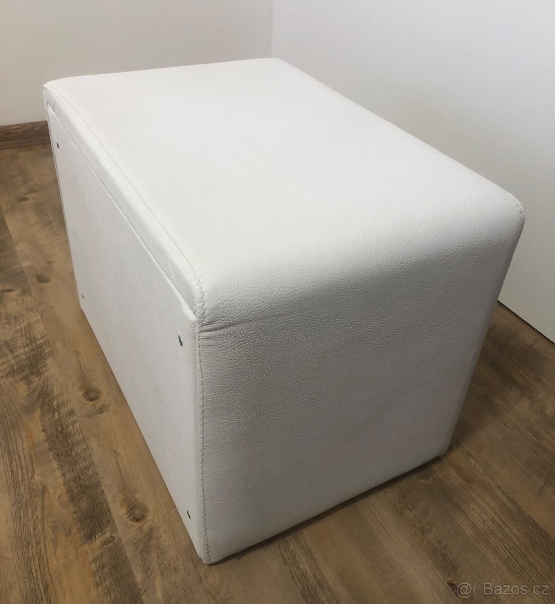 Noční stolek kůže zn. Purtex - 2