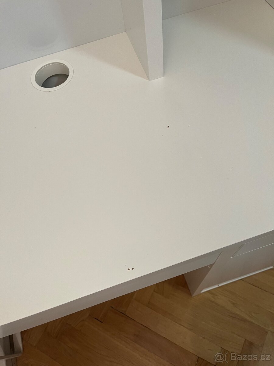 Psací stůl bílý IKEA Micke - 2