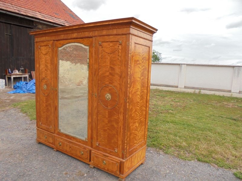 Velká zámecká skříň - 2