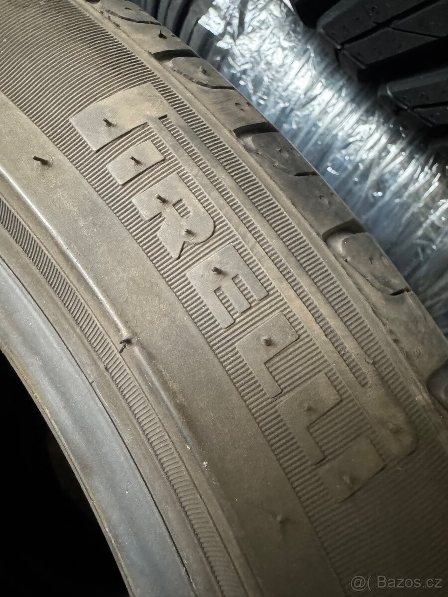 Pirelli Cinturato 235/40R19 - 2