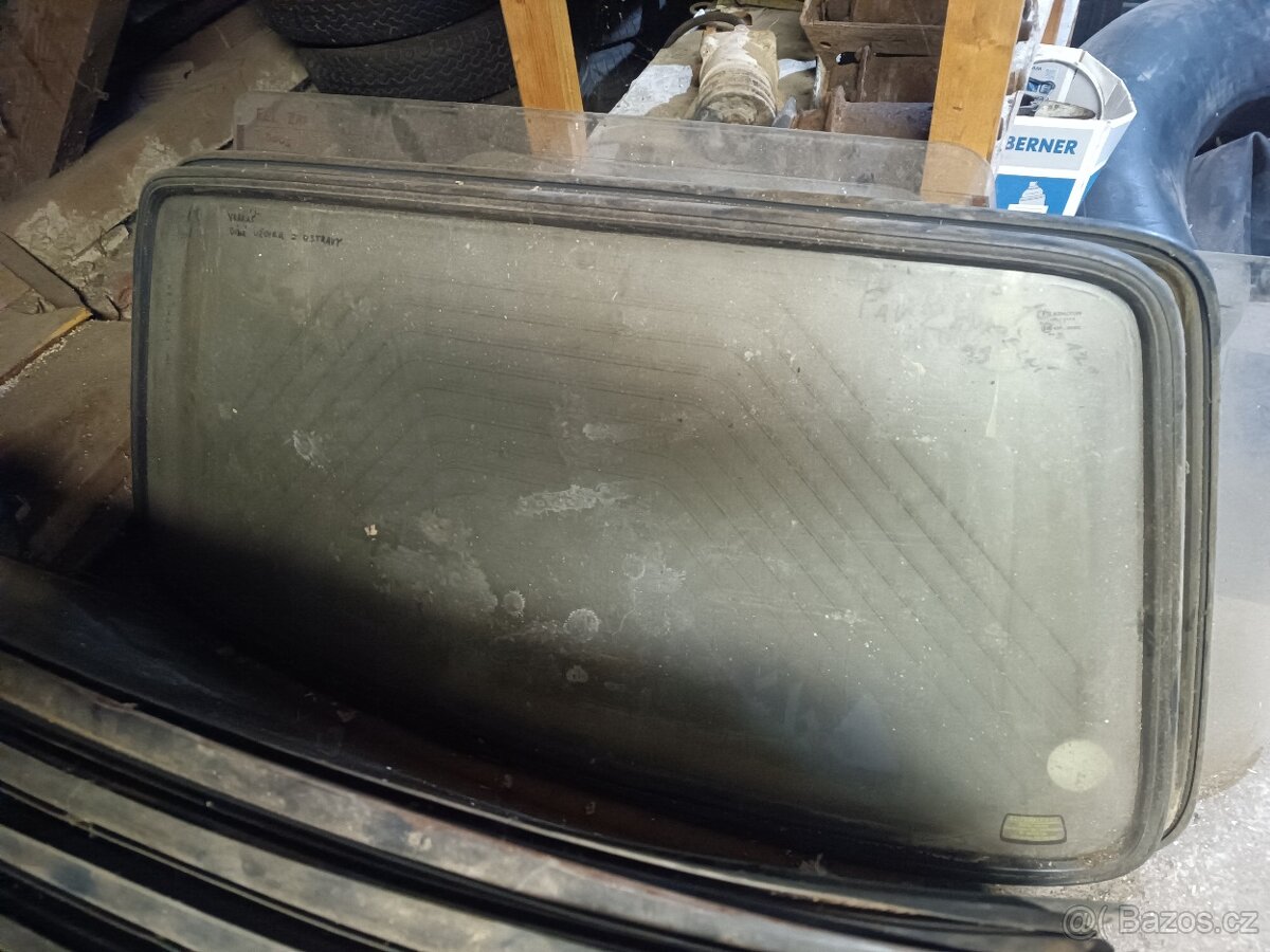 Zadní a čelní sklo škoda 105,120 - 2
