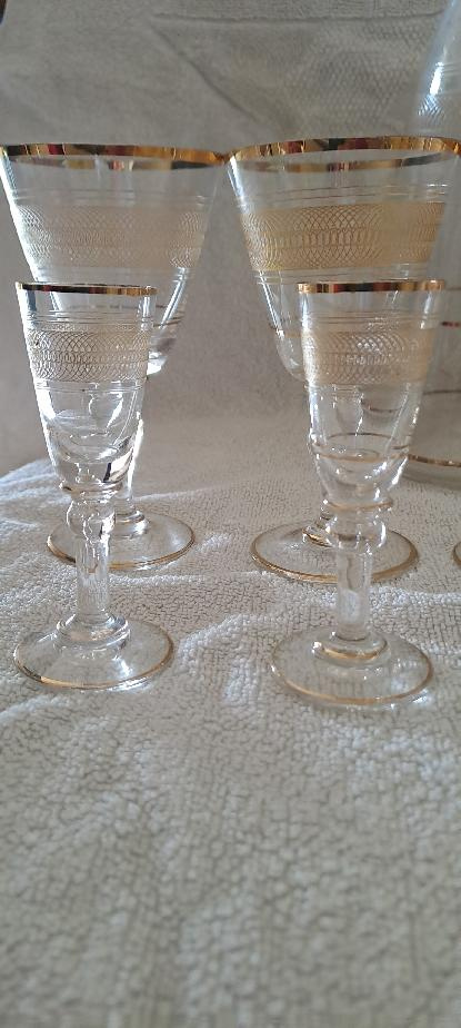 Starožitné skleničky a karafa Nová cena 390,- Kč - 2