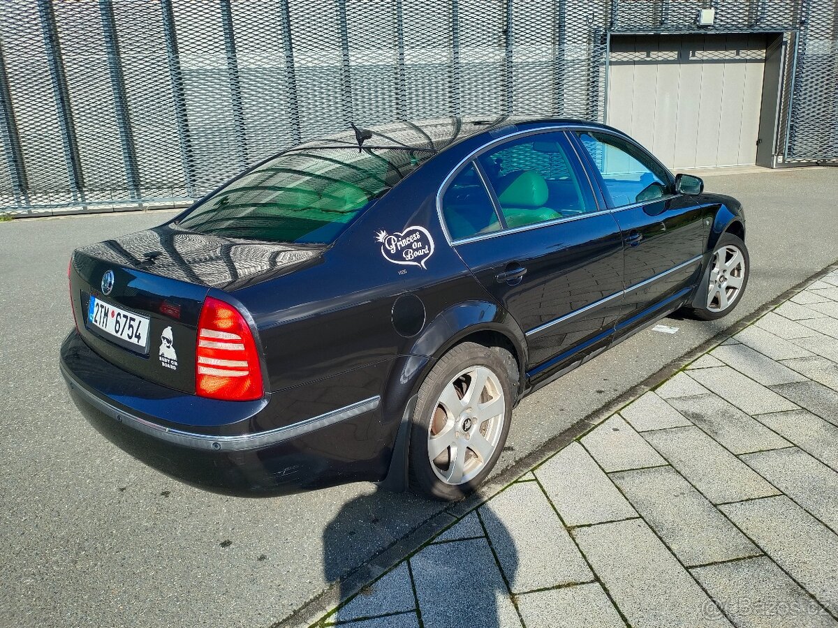Škoda Superb 2.8 V6 manuál, kůže - 2