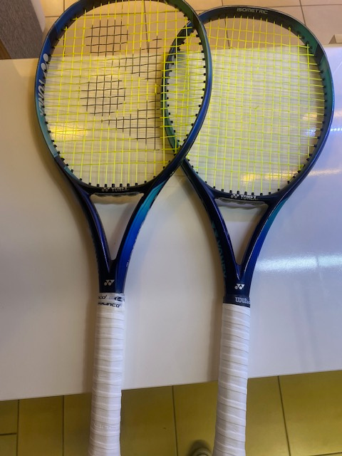 Rakety YONEX EZONE FEEL - 2