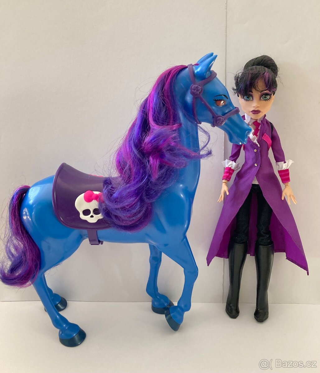 Monster high ředitelka Krváková a kůň - 2