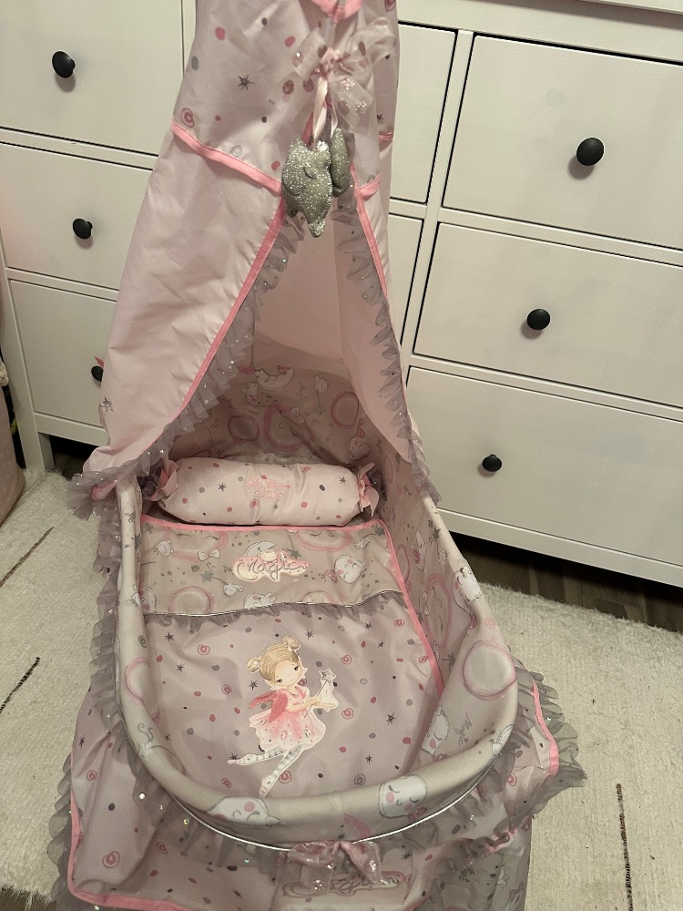 Krásná postýlka s nebesy pro panenky - 2