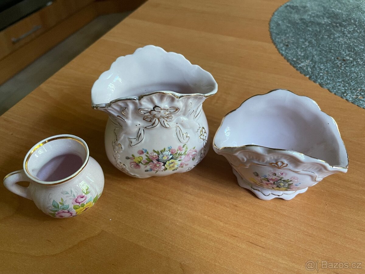 Vázičky z růžového porcelánu - 2