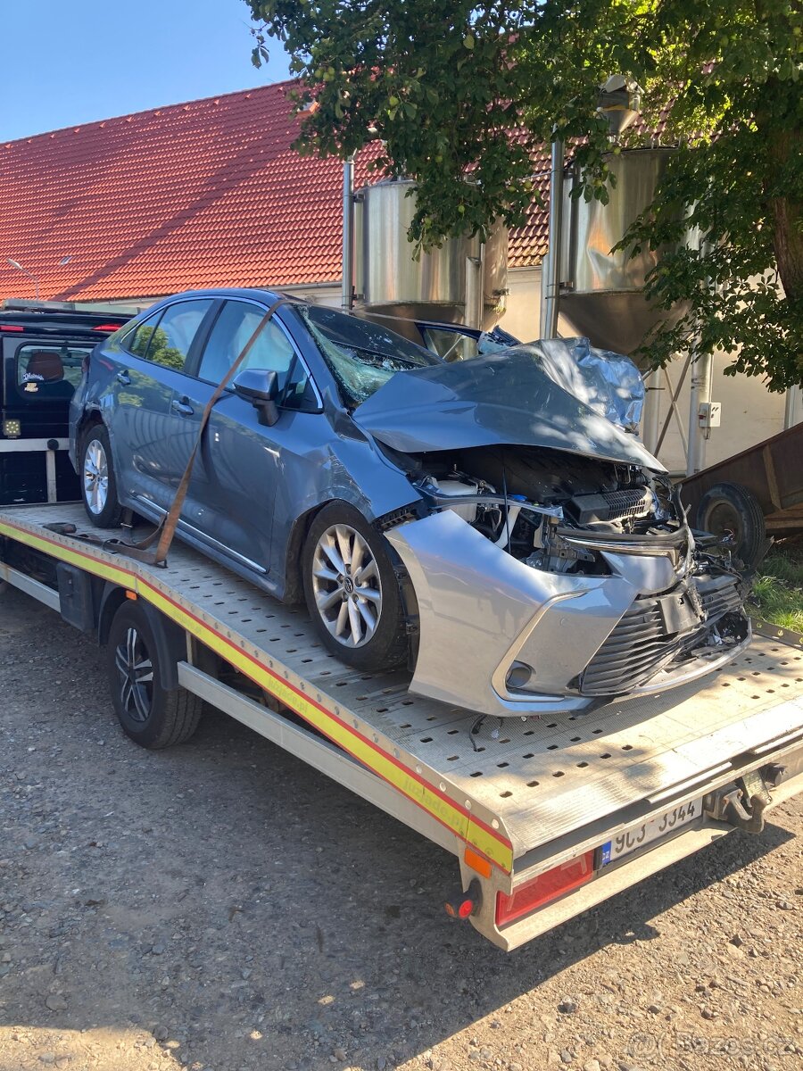 Toyota Corolla 1.6i rv.2020 , 22tis km - 2