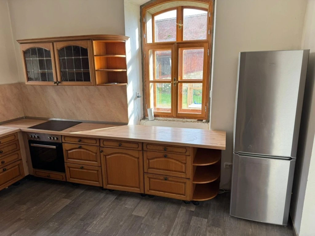 Krásná venkovská dubová kuchyně se spotřebiči,5447 - 2