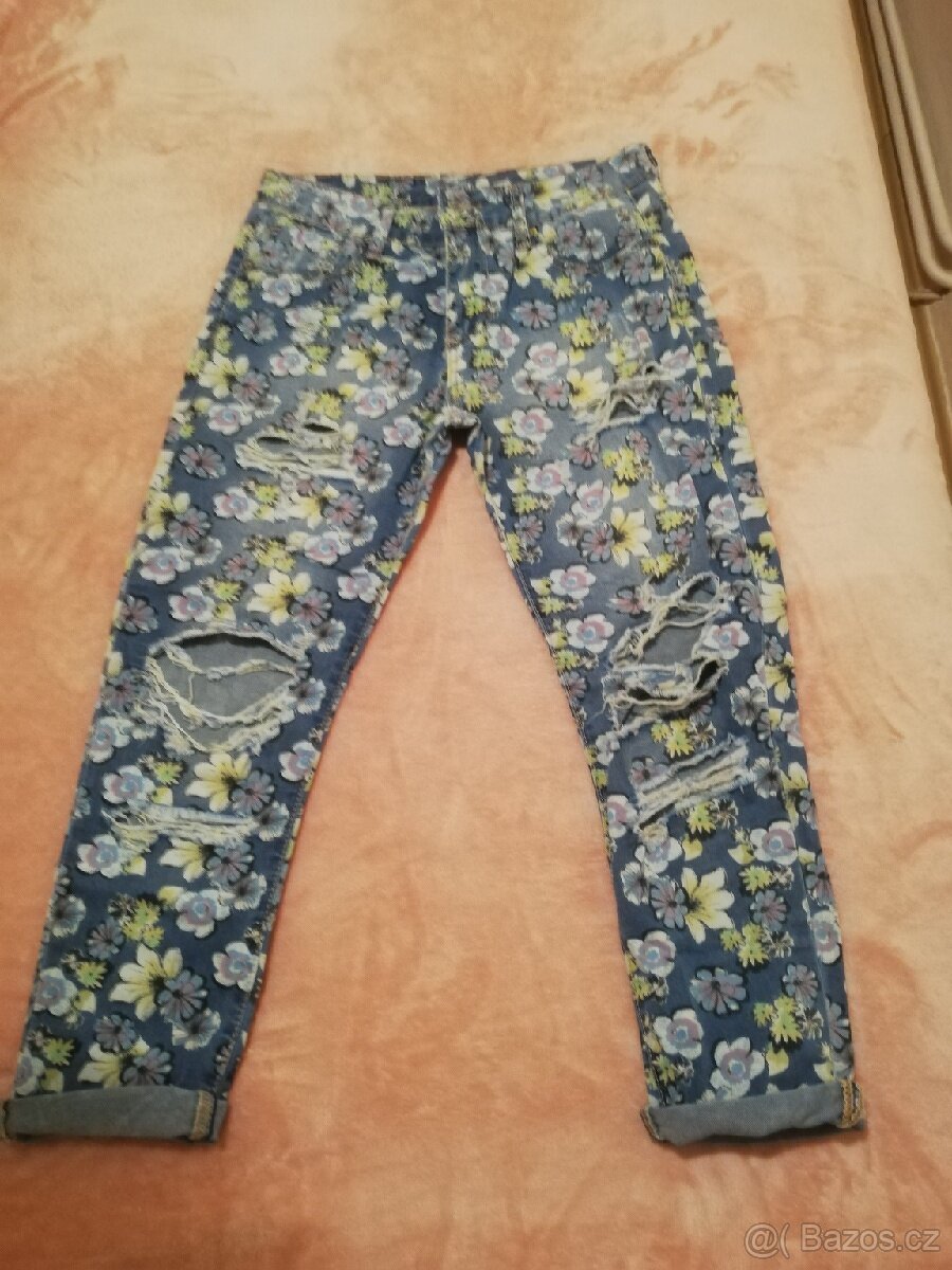 Originální květované potrhané džíny - 2