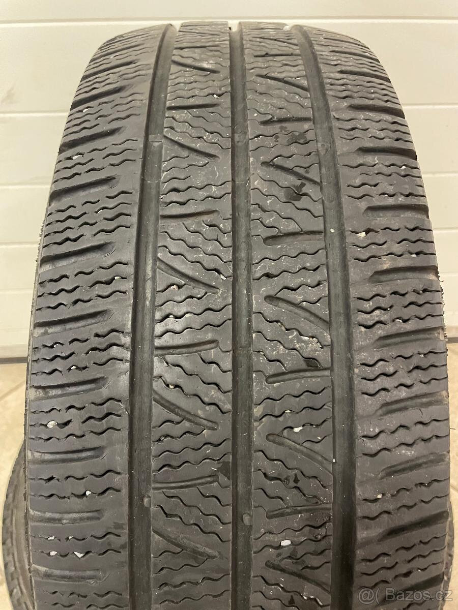 Pirelli Carrier Winter 235/65 R16C 115/113R 2Ks zimní pneu - 2