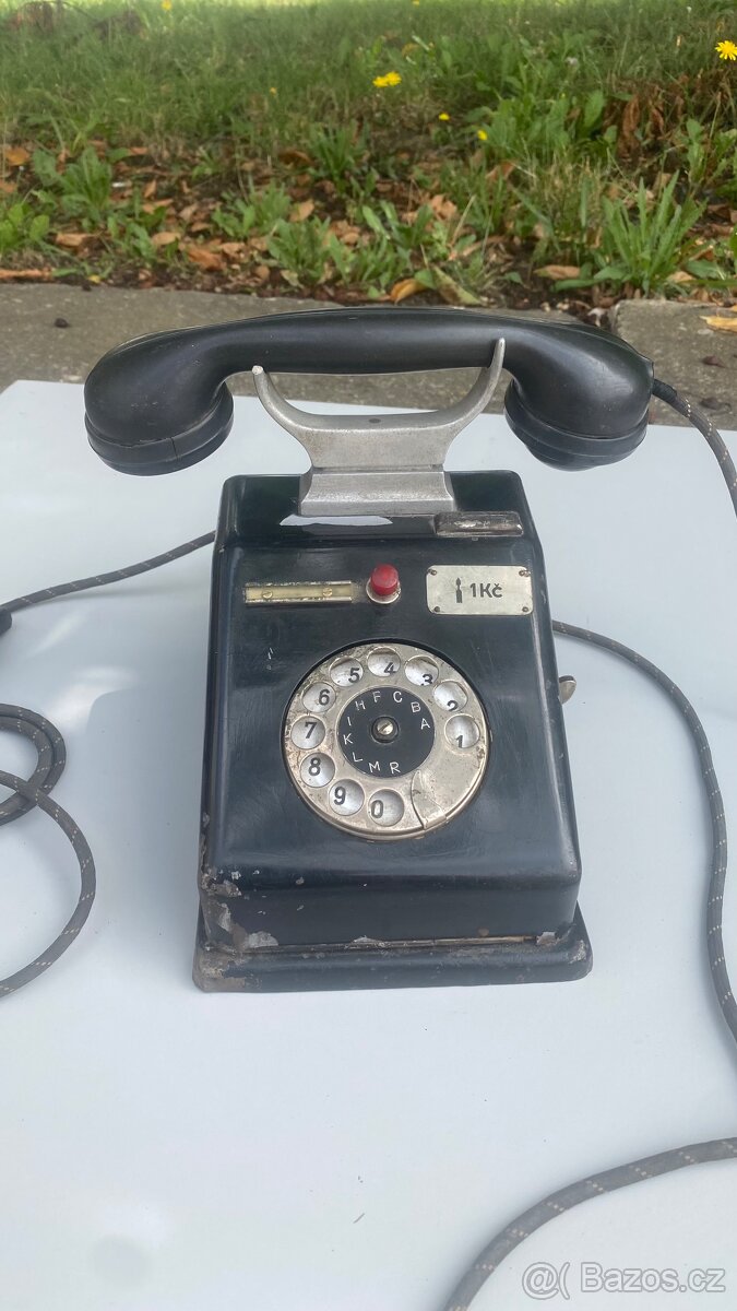 Starý stolni telefon na mince - 2