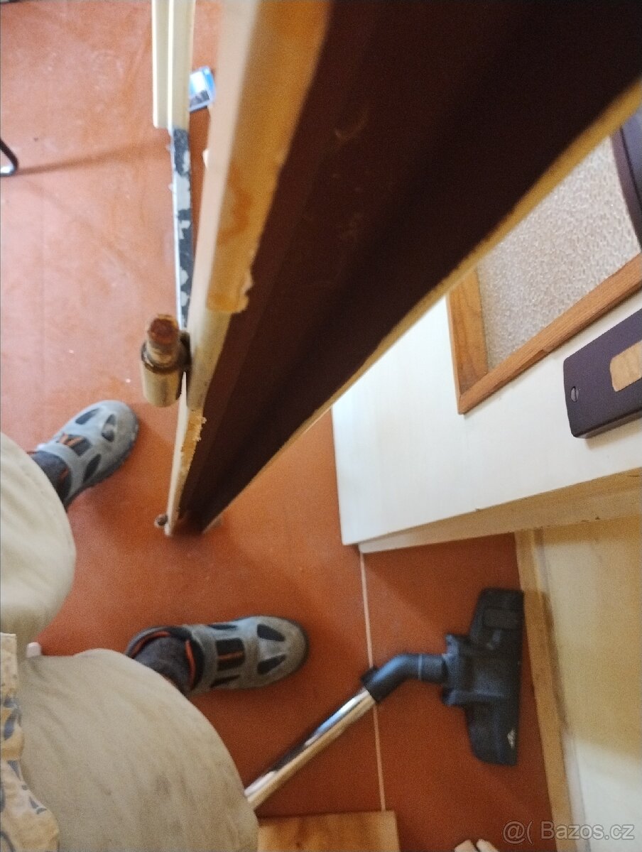 Dveře prave sklo a futra 78 x 202 x 6 - 2