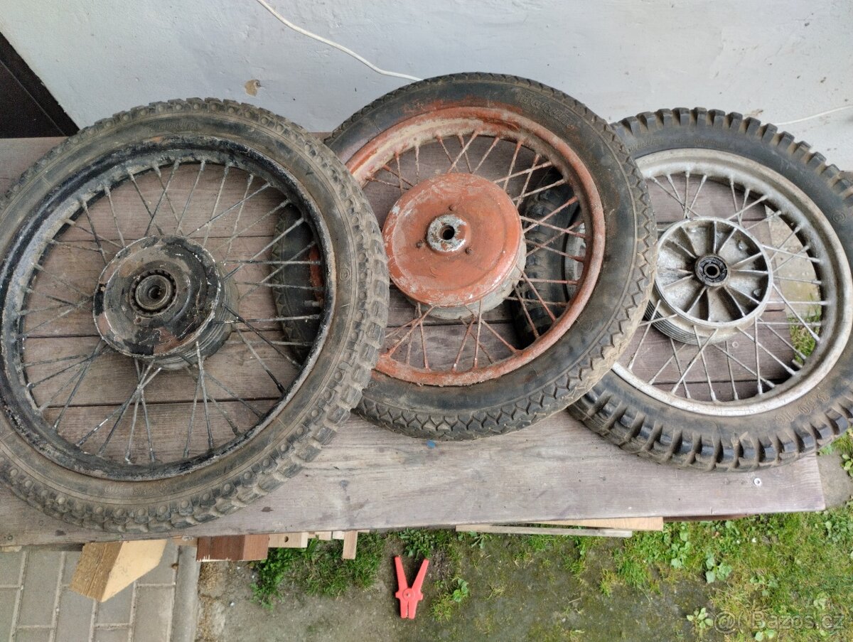 Motory Jawa 250 a Čz 175 + Směs náhradních dílů jen komplet - 2