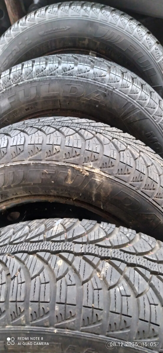 VW Passat - sada zimních kol 15" HUŽ JSOU FUČ. - 2