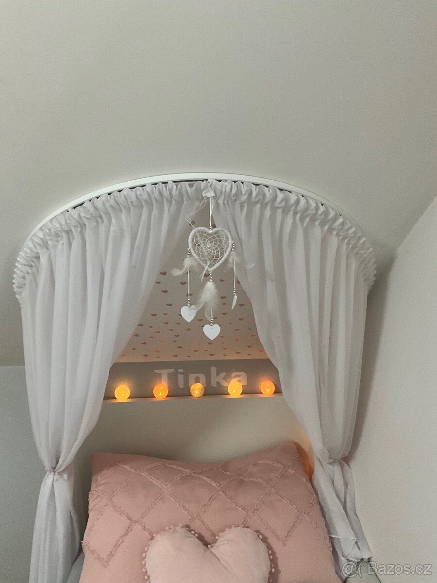 Nebesa nad postel - 2