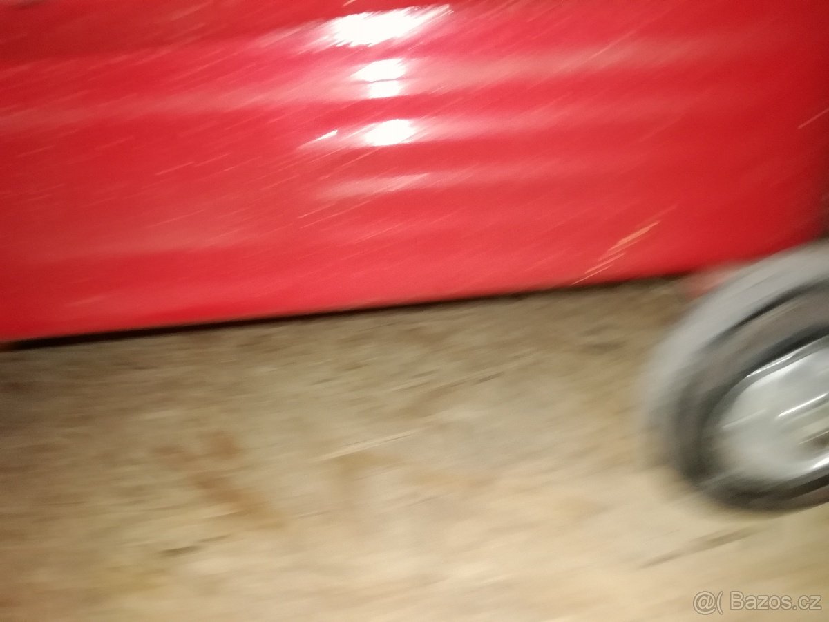 Prodám pojizdny ponk - 2