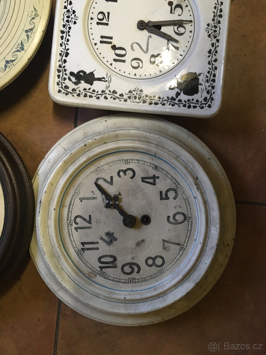 staré hodiny za 1000 kč - 2