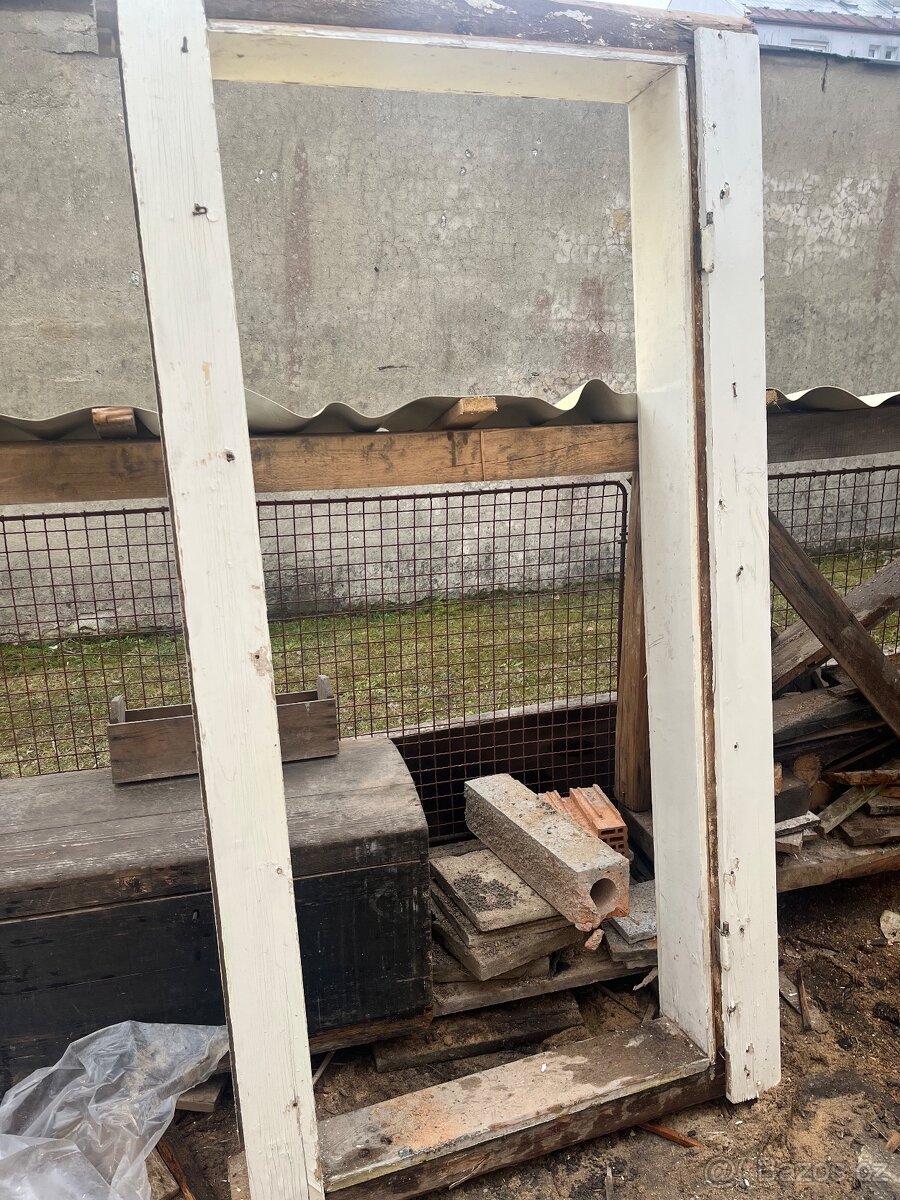 Dveře dřevěné a futra - 2