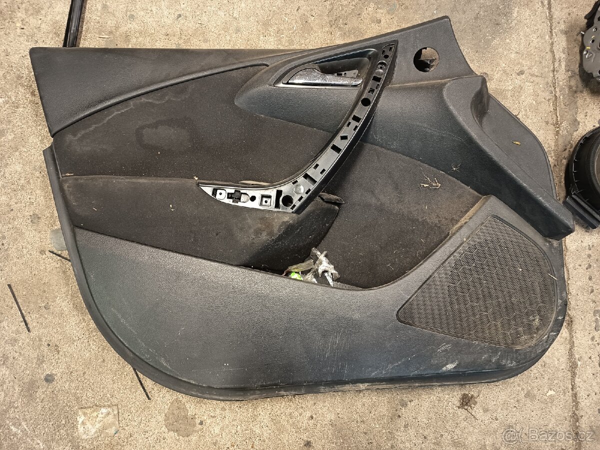 Opel Astra J řidičovy dveře - 2