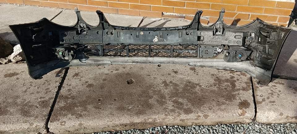 Mercedes E w211 nárazník awantgarde - 2